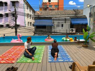 Lazy Sunday Khaosan Hotel - 0