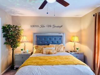 Spacious 2BR Home with Fenced Deck, Office and Arcade - Sleeps 6 - 7