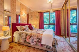Southern Edge Retreat - Vintage Charm by the Bay - 8