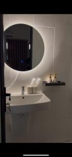 Aura Home Phố Cổ Hoa Lư - 8