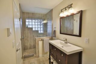 OceanView Lodge - Eagle's Nest Suite - 6