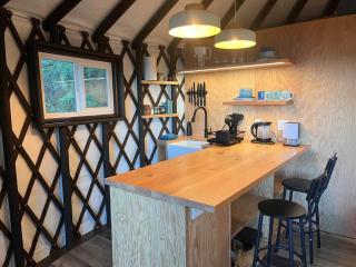 OceanView Lodge - The Yurt - 5