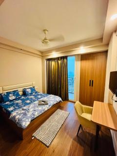 The royalstay17 - 2