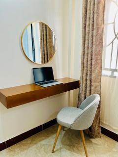 Lucia Homes & Stays - 7