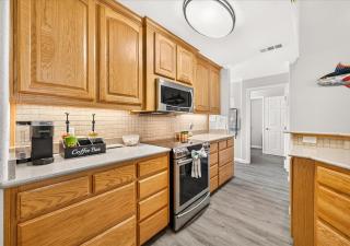 Waterfront, Dock, Hot Tub, Near Beaches, Pets Allowed - 4