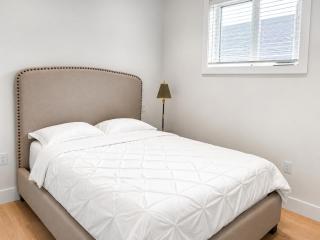 Peaceful 2-Bedroom Richmond Stay Near Steveston Village - 5