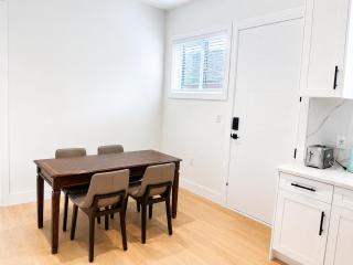 Peaceful 2-Bedroom Richmond Stay Near Steveston Village - 2