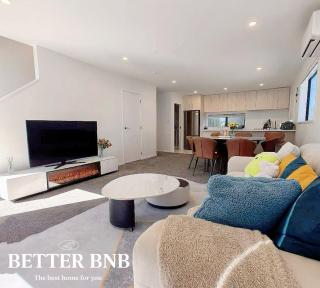 Modern & New • 3 Beds • 6 Guests - 5