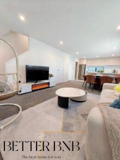 Modern & New • 3 Beds • 6 Guests - 4