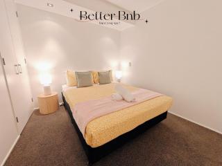 Modern City Stay · Walk to Waterfront & Cuba St - 2