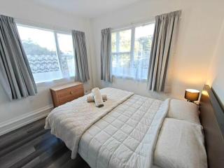 Cozy Semi-Detached Retreat | Sleeps 5 - 9