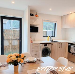 Modern Classic Townhouse · Bright & Comfortable - 3