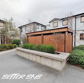 Modern Classic Townhouse · Bright & Comfortable - 4
