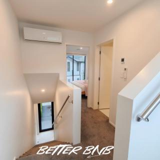 Modern Classic Townhouse · Bright & Comfortable - 1
