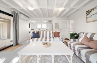 Moffat Beach Abode - Pet-friendly Escape by the Sea - 6