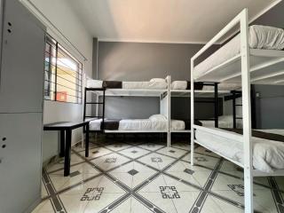 WHOST Hotel y Hostal - 8