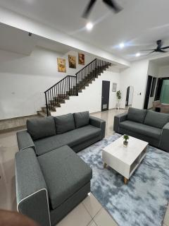 5BR 4Bath Homestay with Snooker Table Sitiawan - 0