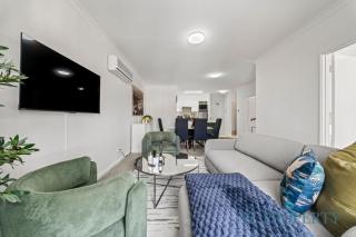 Stylish 2BR East Perth Apartment - 3