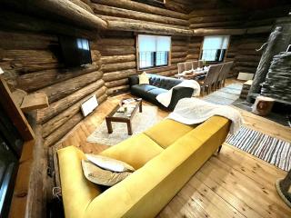 Villa Pukelo Arctic Lodge with wifi sauna 4 poster bed fireplace - 5
