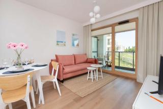 Stylish Apartment with a Balcony and Parking by Noclegi Renters - 0