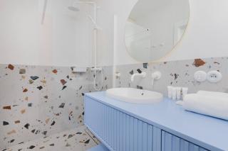 Stylish Apartment with a Balcony and Parking by Noclegi Renters - 7