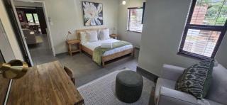 Waterfront Holiday Home - 4