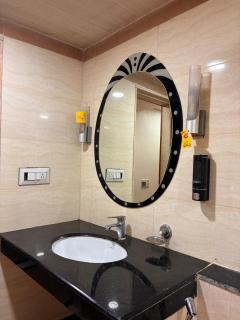 hotel royal highness - 1