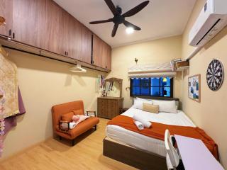 Lovely Luxury Lakeview - 9