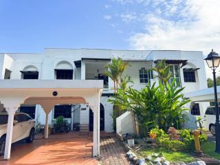 Lovely Luxury Lakeview - 5