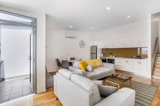 Warwick 75 Hobart Apartment -  - 3