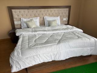 Deodar Bliss-Kufri Hill View Retreat - 2