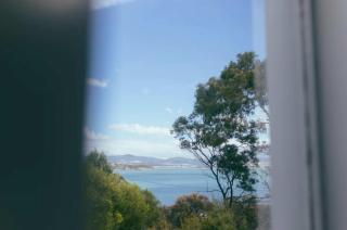 Ocean View Holiday Home - Easy Access to Hobart - 2