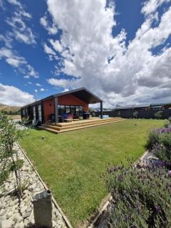 Modern Omarama Getaway - 0
