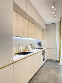 FINEST CityCenter Stay with FREE GARAGE - 1