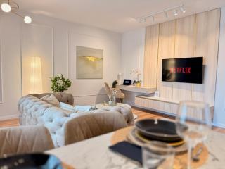 FINEST CityCenter Stay with FREE GARAGE - 4