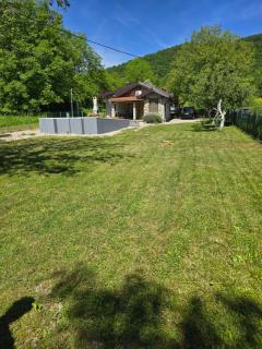 COUNTRY HOUSE - 6