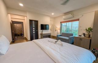 The Botanika Suites - 8