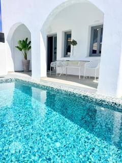 White Harmony Suites - 9
