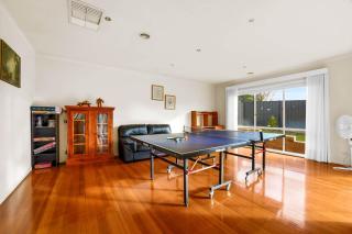 Generous Family Home Games Room Spa at Narre Warren - 7