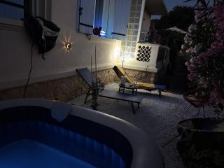 Gite climatisé avec piscine privée et spa bien être sur demande sur les hauteurs de Bollene - 7