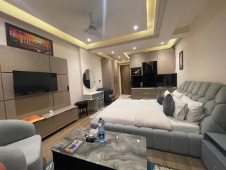 Gold Crest Residency - Hotel Serviced Apartments DHA Lahore - 1
