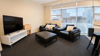 Modern Stay | Parking | Easy City Access - 2