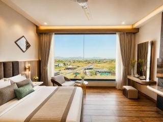 Sterling Pushkar - 6