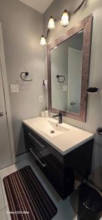 Cozy 4 Bedroom Home Near Tecumseh Mall - 4