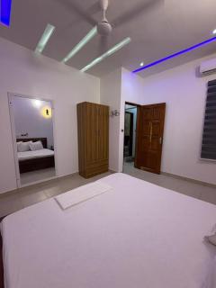 Chic Shop House - 2