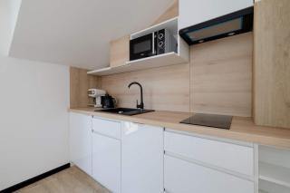 Nowoczesny Apartament w Szczyrku z Umeblowanym Balkonem by Noclegi Renters - 1