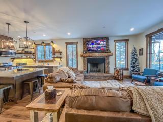 New Construction Lakefront Home with Private Dock Fire Pit Hot Tub - 7