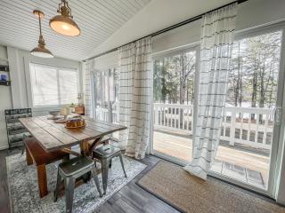 Iconic Cabin Hot tub fire pit lakefront dock pet friendly and more - 5