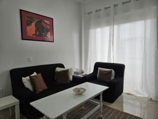 Larnaca Sunset One-Bedroom Suite, Close to the Beach - 8