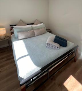 Home Away - 4 x 2 Ideal for professionals - 3